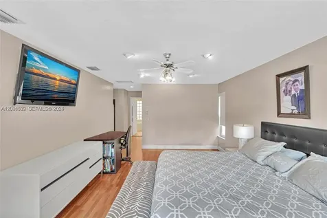3877 Bimini Avenue Cooper City FL 33026