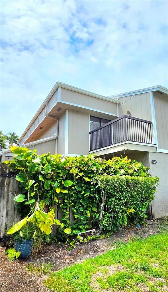 608 Commodore Drive Plantation FL 33325