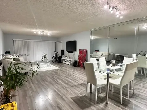 601 Ives Dairy Road Miami FL 33179