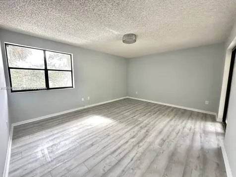 601 Ives Dairy Road Miami FL 33179