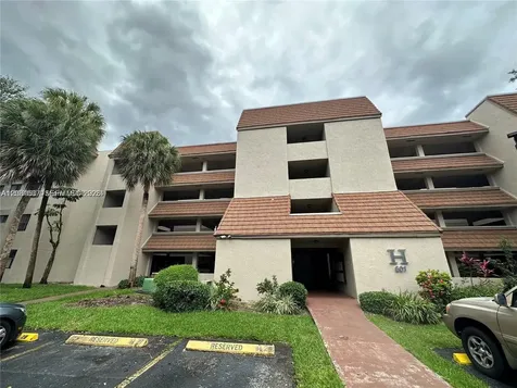 601 Ives Dairy Road Miami FL 33179