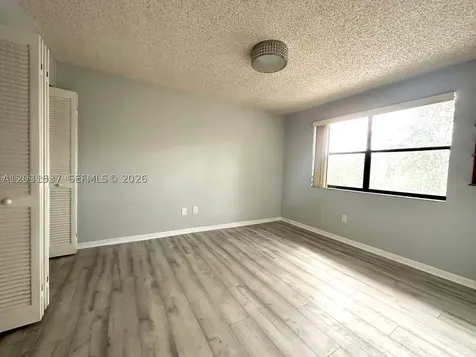 601 Ives Dairy Road Miami FL 33179