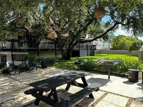 601 Ives Dairy Road Miami FL 33179