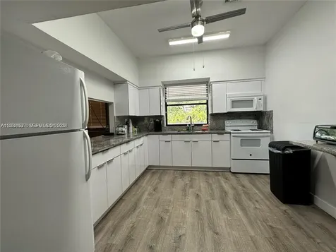 601 Ives Dairy Road Miami FL 33179
