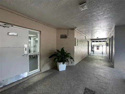 601 Ives Dairy Road Miami FL 33179