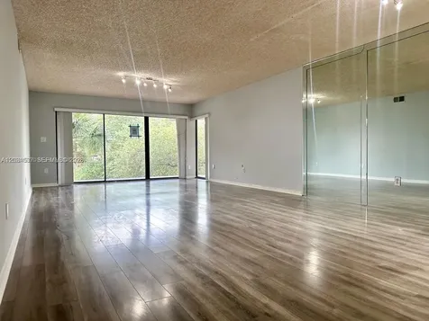 601 Ives Dairy Road Miami FL 33179