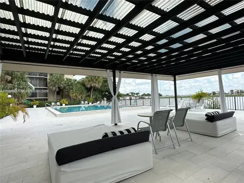 601 Ives Dairy Road Miami FL 33179
