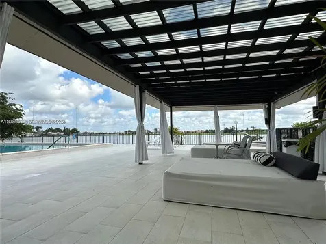 601 Ives Dairy Road Miami FL 33179