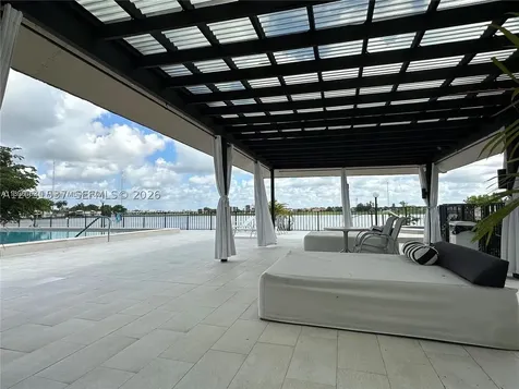 601 Ives Dairy Road Miami FL 33179