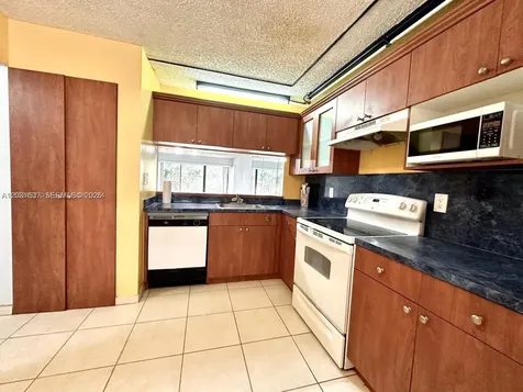 601 Ives Dairy Road Miami FL 33179