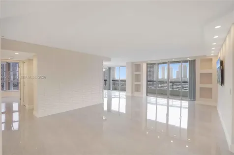 3500 Mystic Pointe Drive Aventura FL 33180