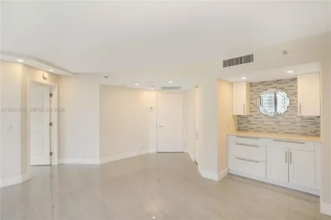 3500 Mystic Pointe Drive Aventura FL 33180