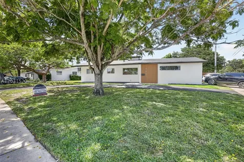 4801 Tyler Street Hollywood FL 33021