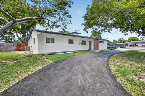 4801 Tyler Street Hollywood FL 33021