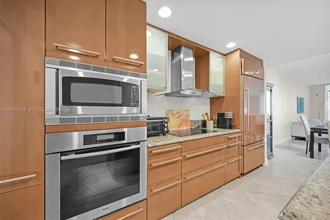3801 Collins Avenue Miami Beach FL 33140