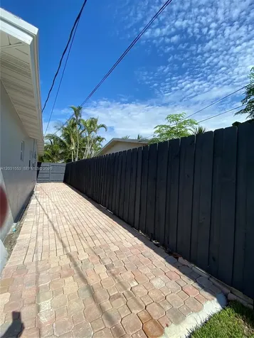 4030 NE 2nd Terrace Deerfield Beach FL 33064