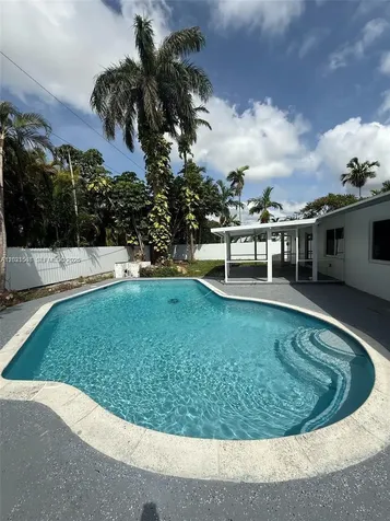 9934 SW 195th Street Cutler Bay FL 33157