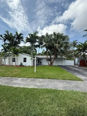 9934 SW 195th Street Cutler Bay FL 33157