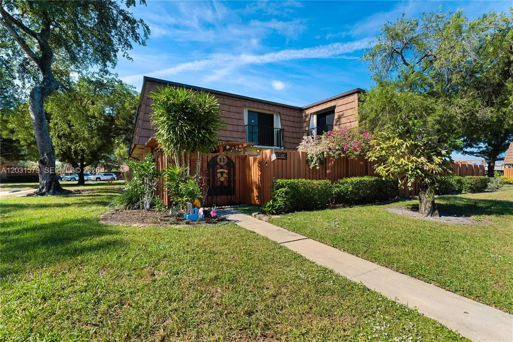 9118C 20th Court Davie FL 33324
