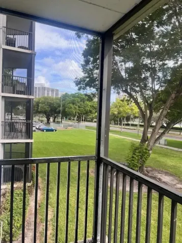 3475 N Country Club Drive Aventura FL 33180