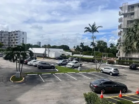 3475 N Country Club Drive Aventura FL 33180