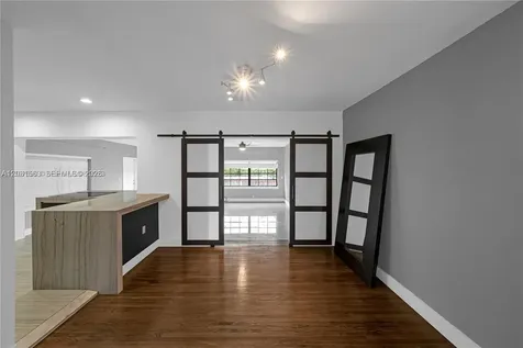 3261 SW 20th Street Miami FL 33145