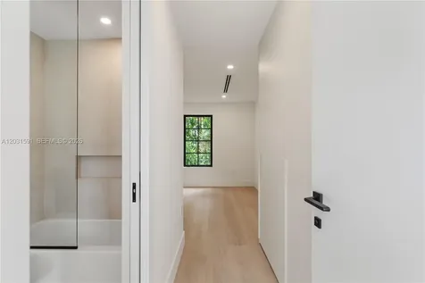118 Sarto Avenue Coral Gables FL 33134