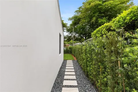 118 Sarto Avenue Coral Gables FL 33134