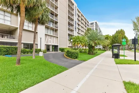 17600 N Bay Road Sunny Isles Beach FL 33160