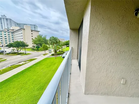 17600 N Bay Road Sunny Isles Beach FL 33160