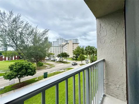 17600 N Bay Road Sunny Isles Beach FL 33160
