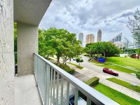 17600 N Bay Road Sunny Isles Beach FL 33160