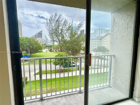 17600 N Bay Road Sunny Isles Beach FL 33160