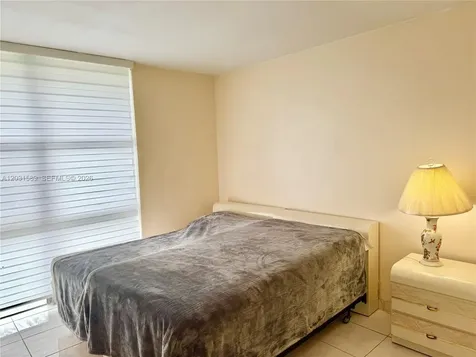 17600 N Bay Road Sunny Isles Beach FL 33160