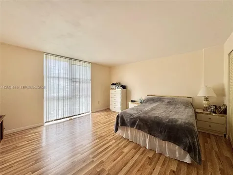 17600 N Bay Road Sunny Isles Beach FL 33160