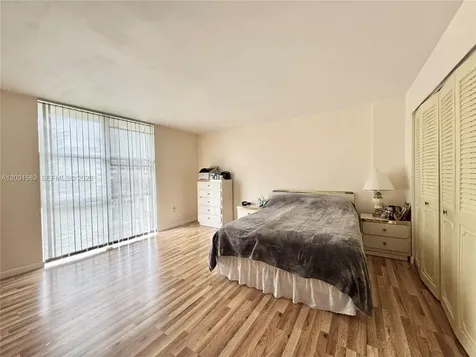 17600 N Bay Road Sunny Isles Beach FL 33160