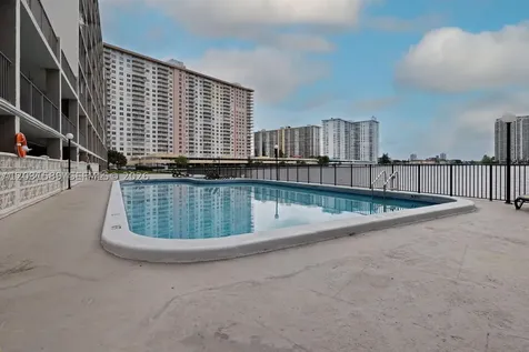 17600 N Bay Road Sunny Isles Beach FL 33160