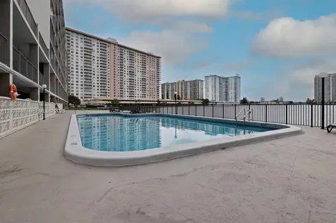 17600 N Bay Road Sunny Isles Beach FL 33160
