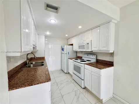 17600 N Bay Road Sunny Isles Beach FL 33160