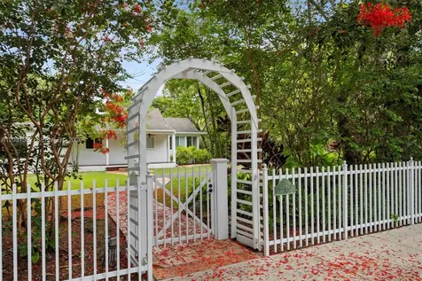 3945 Loquat Avenue Miami FL 33133