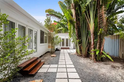 3945 Loquat Avenue Miami FL 33133