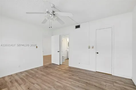 649 W Oakland Park Boulevard Oakland Park FL 33311