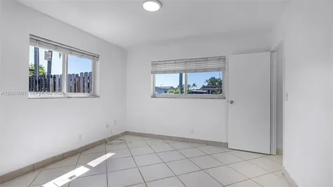 9741 NW 5th Street Pembroke Pines FL 33024