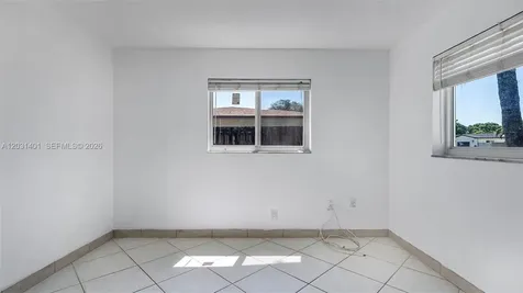 9741 NW 5th Street Pembroke Pines FL 33024