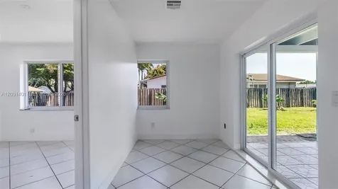 9741 NW 5th Street Pembroke Pines FL 33024