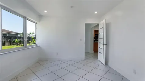 9741 NW 5th Street Pembroke Pines FL 33024