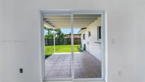 9741 NW 5th Street Pembroke Pines FL 33024