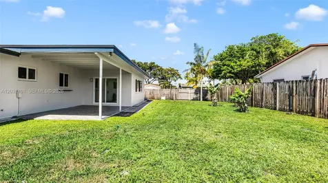 9741 NW 5th Street Pembroke Pines FL 33024