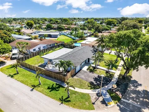 9741 NW 5th Street Pembroke Pines FL 33024