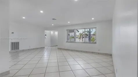 9741 NW 5th Street Pembroke Pines FL 33024